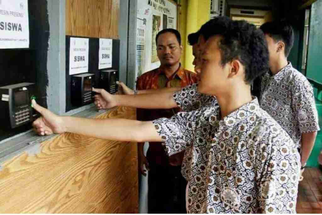 pasang mesin absensi untuk sekolah di jambi